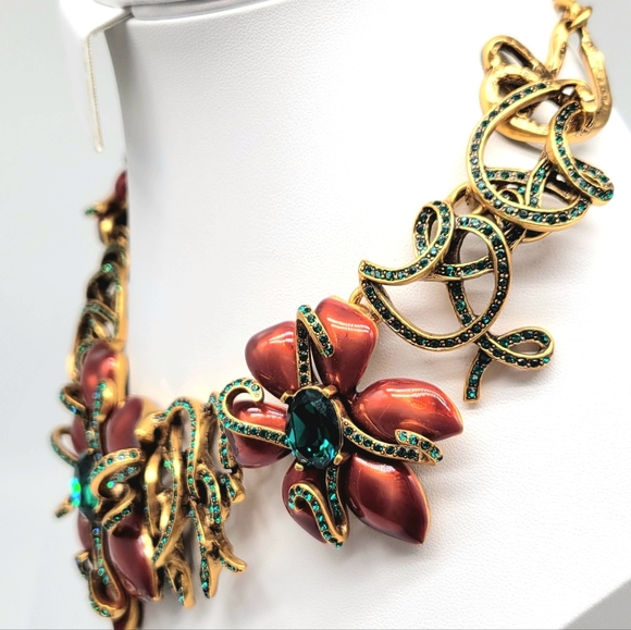 Oscar de la Renta Red Enamel Emerald Swarovski Crystal Flower Statement Necklace - Picture 6 of 13